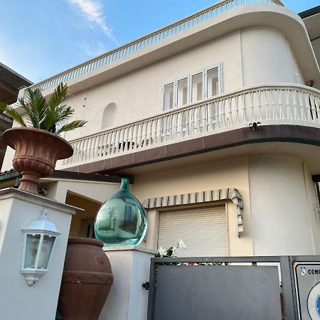 Al Mare 54 Luxury Guest House ลิโด ดิ กามาโยเร ภายนอก รูปภาพ