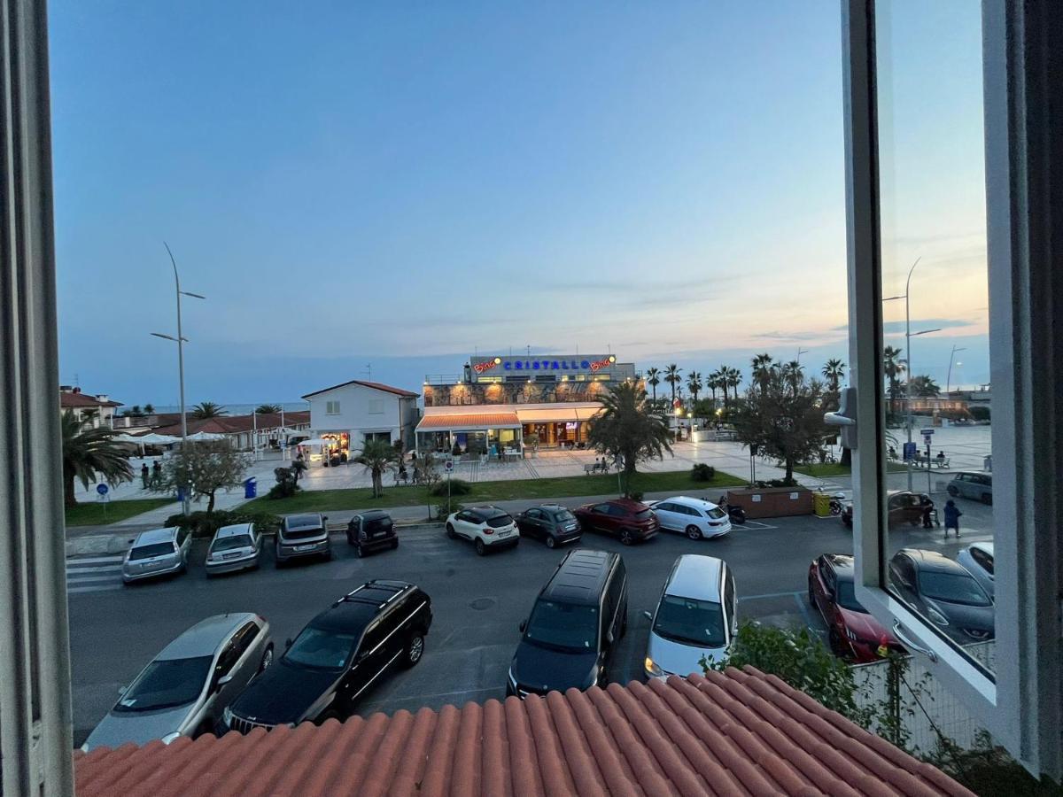 Al Mare 54 Luxury Guest House ลิโด ดิ กามาโยเร ภายนอก รูปภาพ